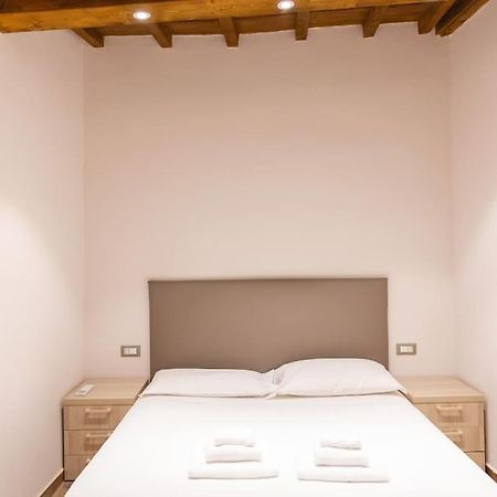 Cozy And Charmin 3Br Apartment Steps By Duomo Флоренція Екстер'єр фото